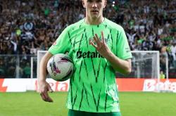 雷速体育官网首页-瑞典队凭借进球优势晋级，实力备受认可