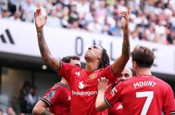 雷速体育电脑版官网下载-关于曼联大比分获胜，积分追赶领头羊的信息