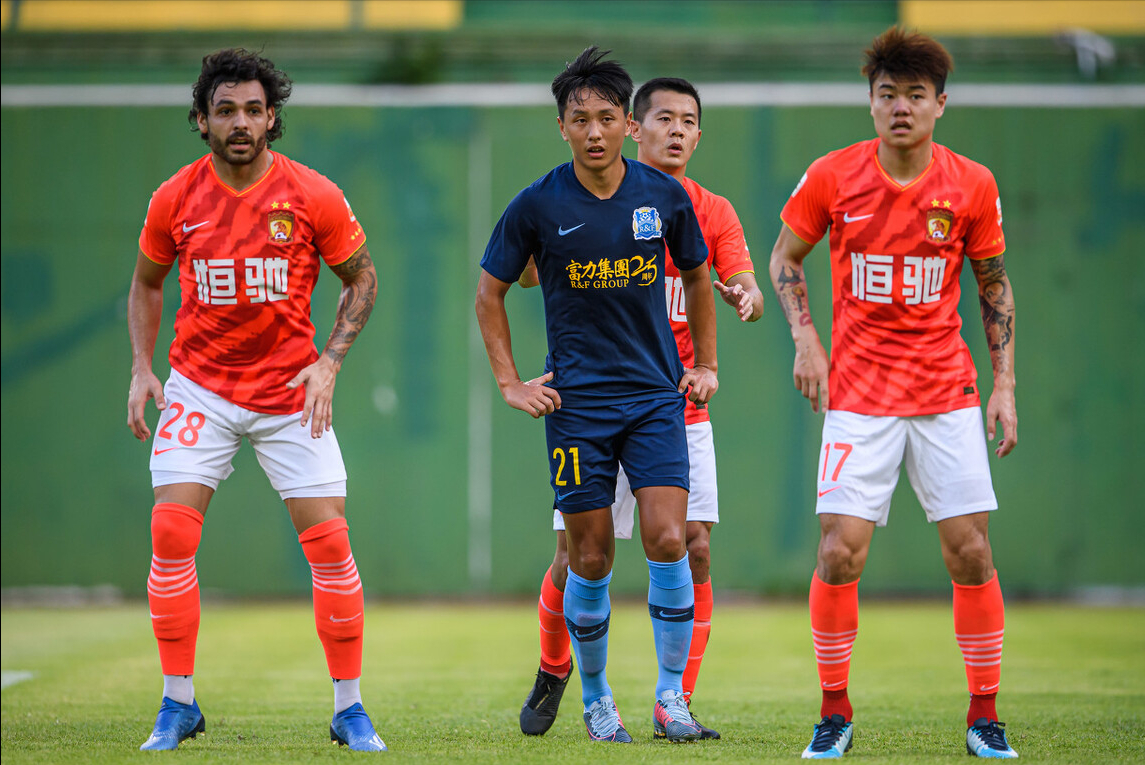 包含名将高价转会内幕首次曝光的词条