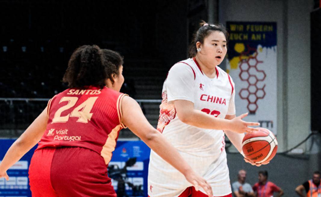 关于四川洪都主场逆转战胜对手，豪取三分的信息