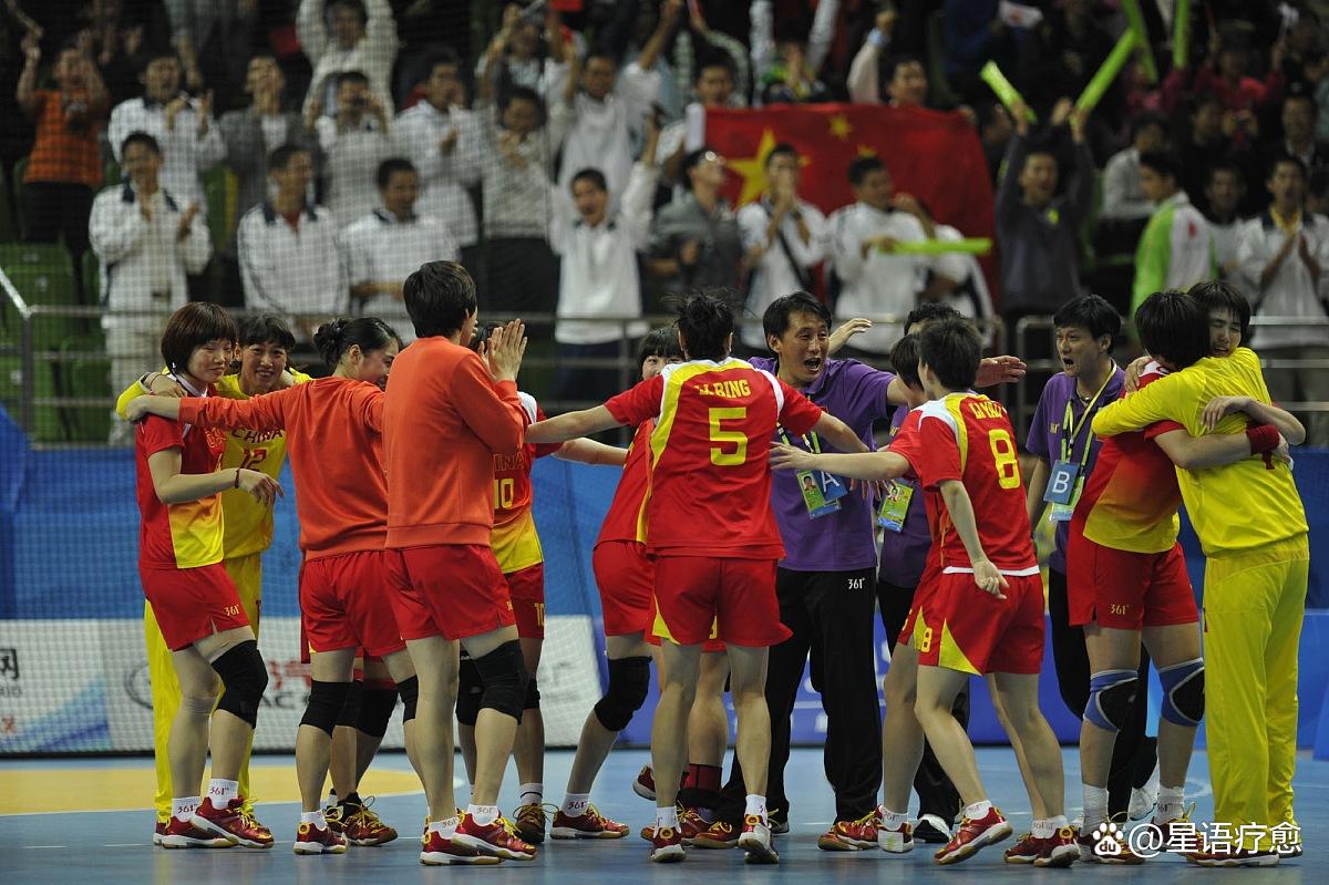 澳大利亚女足队获得亚洲杯亚军! 澳大利亚女足队获得亚洲杯亚军!