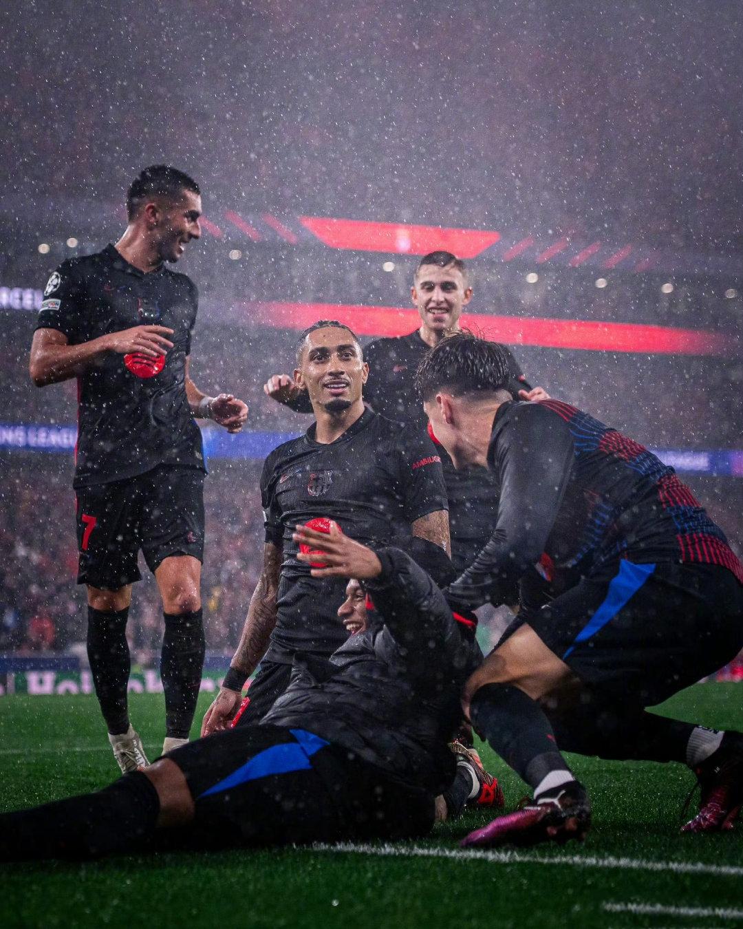 包含乌拉圭险胜利物浦,苏亚雷斯一己之力扛起全队的词条 包含乌拉圭险胜利物浦,苏亚雷斯一己之力扛起全队的词条