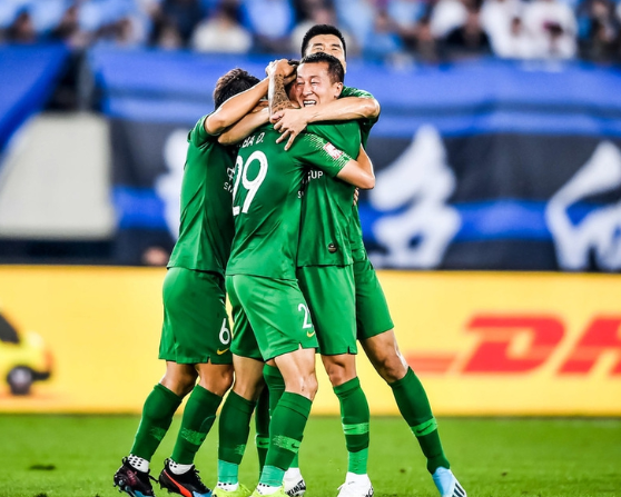 包含神奇逆转，球队以弱胜强引发惊叹的词条