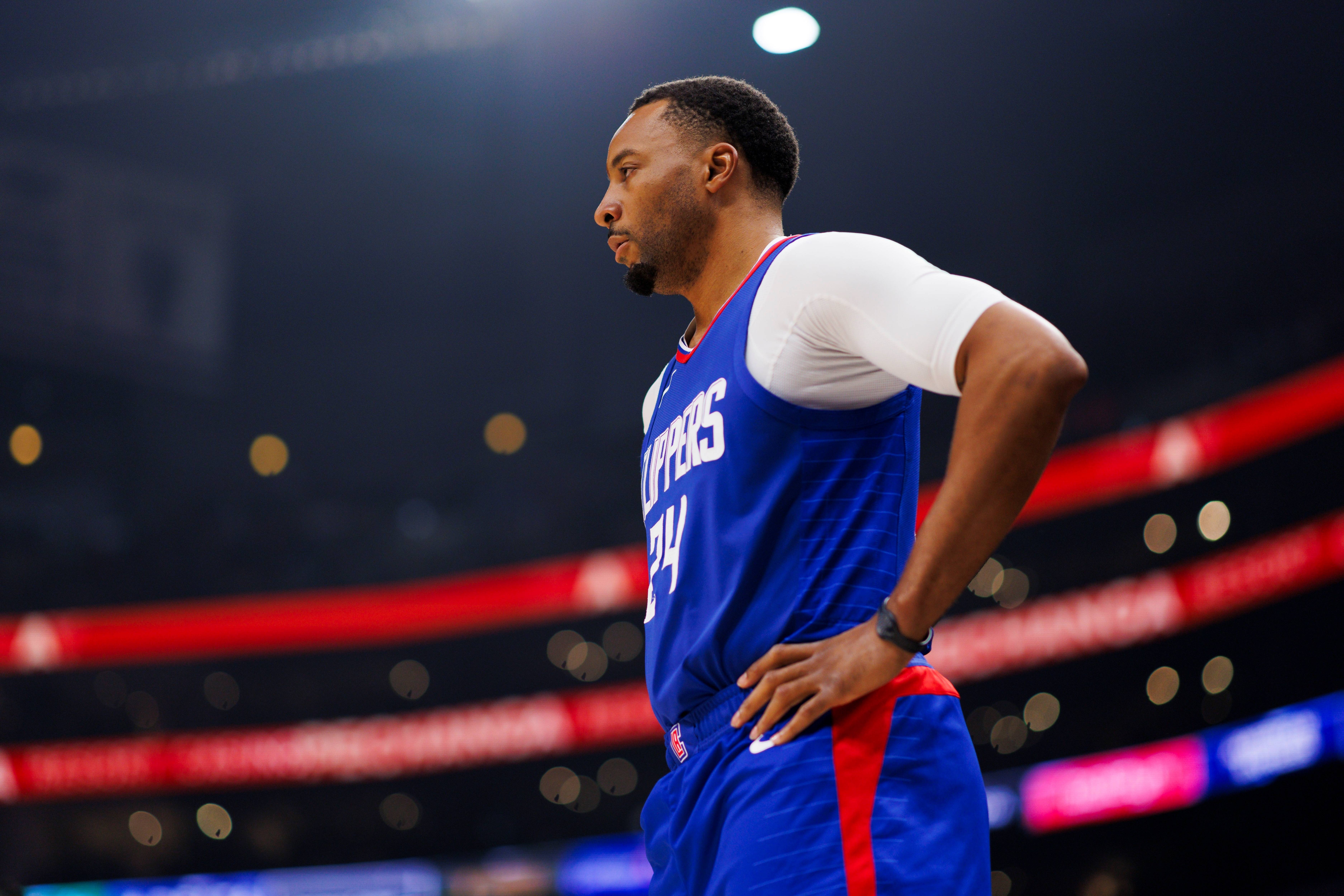 快船队新赛季开门红,球队全力备战 快船队新赛季开门红,球队全力备战