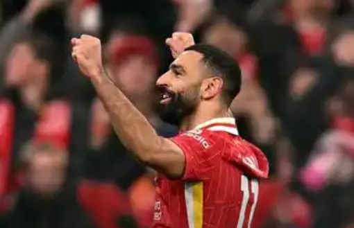 关于曼联大比分获胜，积分追赶领头羊的信息