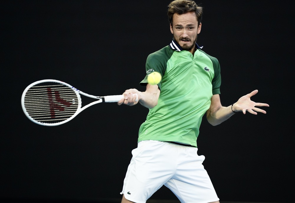 意大利网球队横扫美国网球队，梅德韦杰夫惊艳世界的简单介绍